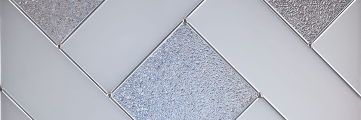 Close up of Margate doorglass design